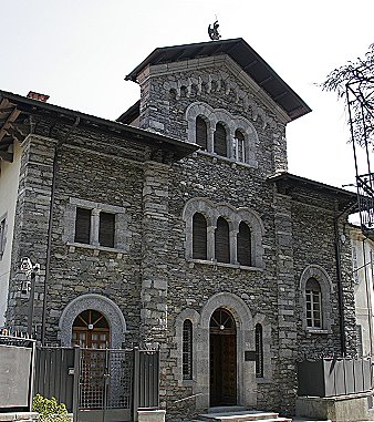 La facciata del monastero